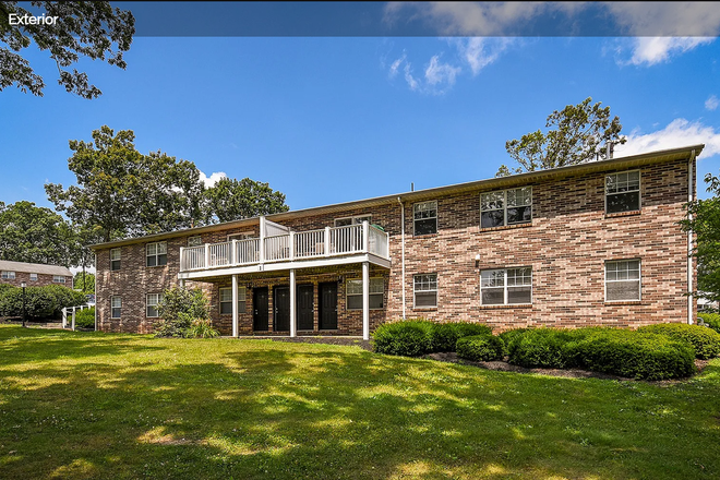 Outside - Vairo Village, 3 Bedroom, 2 Bath, 678/month, Looking for 3rd female housemate