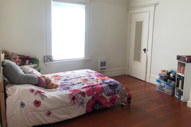 bedroom - $1795 —Furnished 1Br/1Bath apartment, 5 min walk to campus