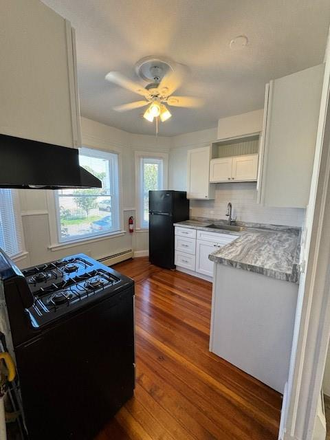 kitchen - 1 bed June 1 close to Blackstone Blvd.