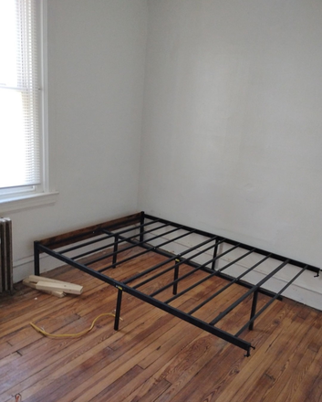  - Spacious rooms for rent near campus