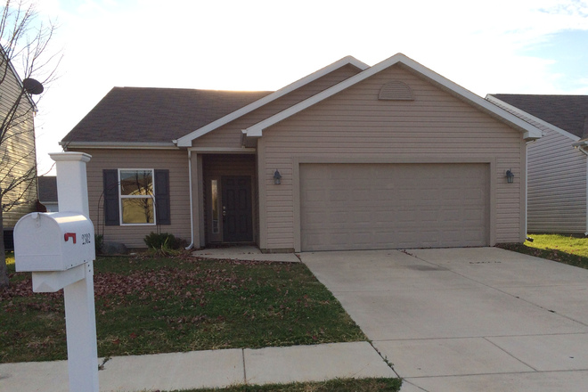 Outside Streetview - Lindberg Village