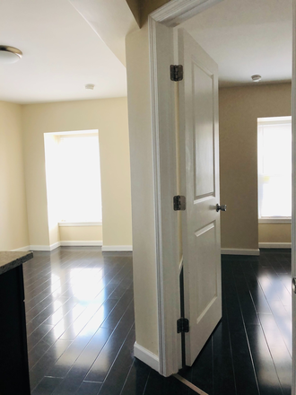 Unit 3R - Large Private Apartment Unit Near Drexel & Upenn