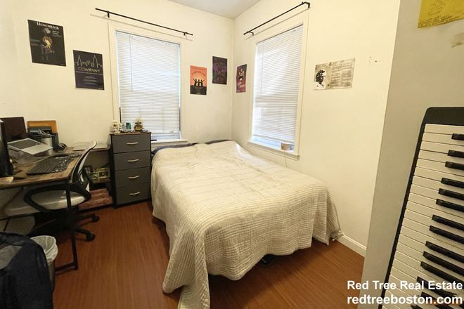 - - LAUNDRY in unit | Best street on the Hill Apartments