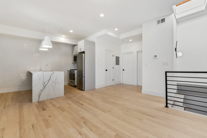 Call NOW for showings! 617-236-8550 - CHELSEA ST - LUXE RENOVATED 2BR/1BA BY MAVERICK MBTA FOR *9/1/2026* W/ IN UNIT LNDRY, EQUAL BDRMS! Apartments