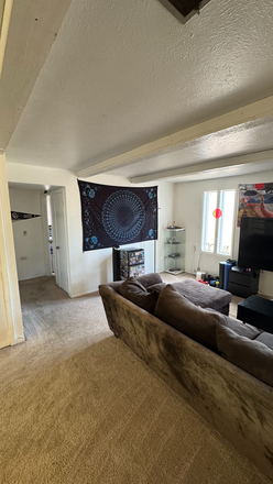 Living room - Apartment extremely close to campus