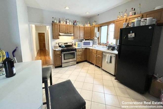 1 - Stunning 4 Bed on the Hill! Great Price! 9/1/25 Move In
