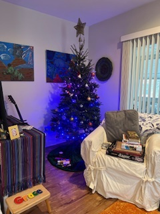 Sitting area adjacent to living room - Walk to Case, UH, Clinic, Museums, beautiful house!