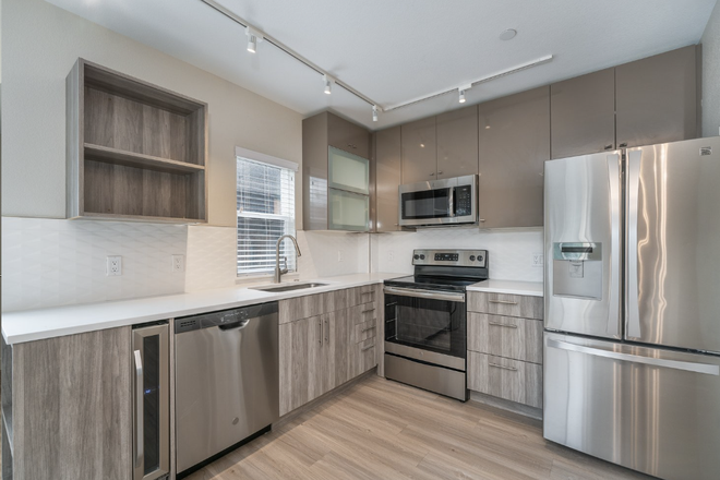 Kitchen - FULLY FURNISHED SPRING SUBLEASE, 2 BEDROOM APT ON THE HILL
