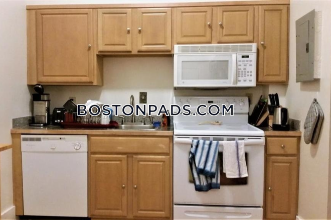 Kitchen - 2 Bed 1 Bath Apartment Located on Aberdeen St. in Fenway!