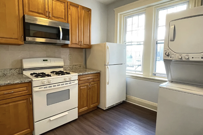 Kitchen - 153 Strathmore Unit 6, close to campus with balcony, private/in-unit laundry, and AC + heating Apartments