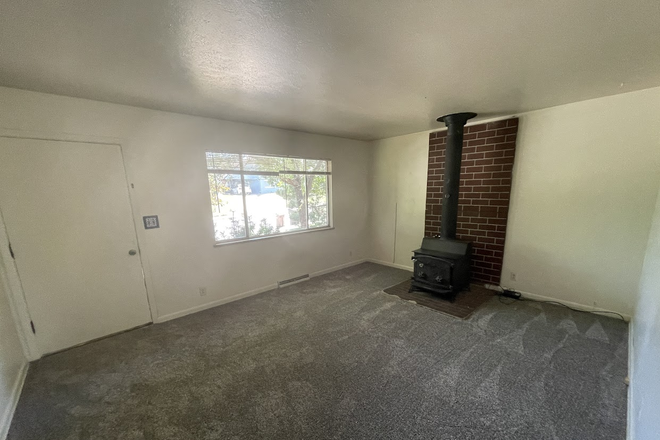 3 - AUGUST PRE-LEASING: 4325 Brookfield Dr. House