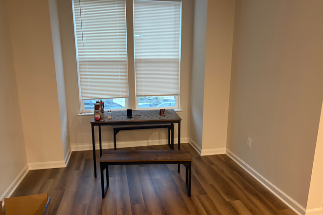 Dining Table - Fully Furnished Bedroom with Own Bathroom - 1050$ utils included Townhome