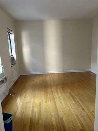 Bedroom - Charming studio in prime Chelsea location Apartments