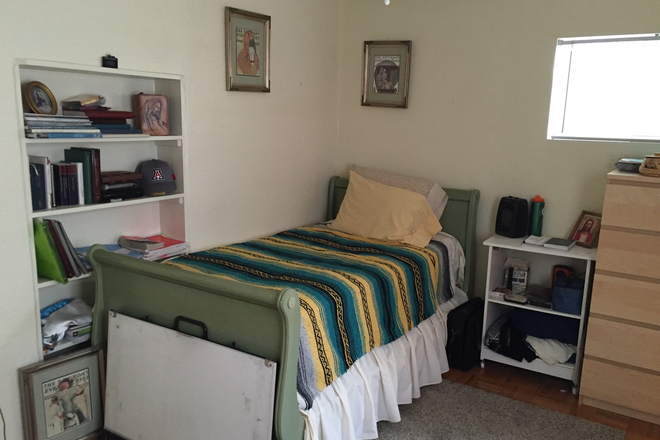 back bedroom - Park Avenue House