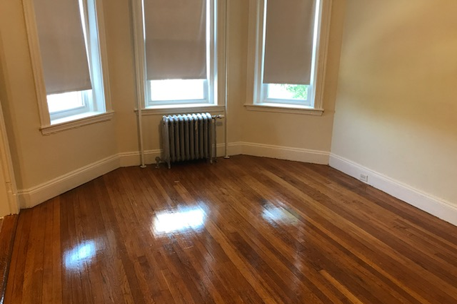 Bedroom-LIVINGROOM - STUDIO ON PARK DR ** NO FEE ** JULY 1ST CLOSE TO LONGWOOD HOSPITALS