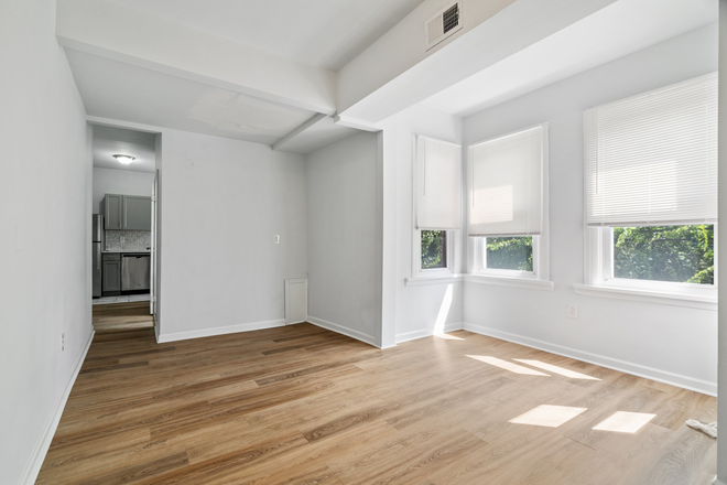 Living room - 2105 N 17th St Unit 2 Condo