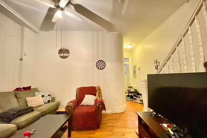 Living room - 2030 N Gratz St House