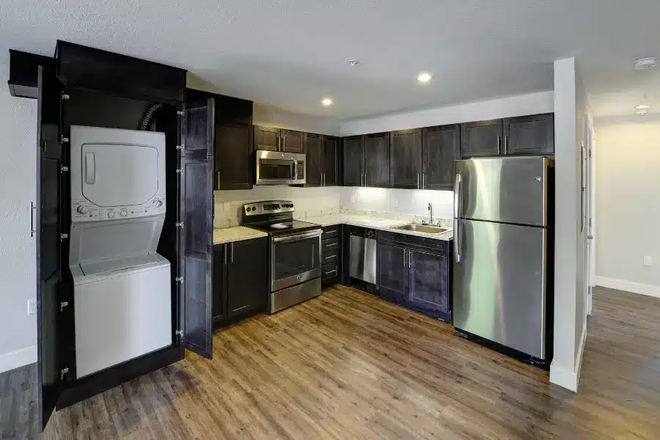 Kitchen - 3 Bed/2 Bath Summer Sublease | Right Next to Campus - price negotiable!