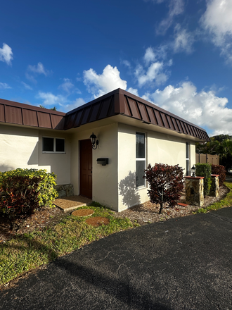 Private entrance - Private Efficiency near NSU - Private Entrance - Plantation House