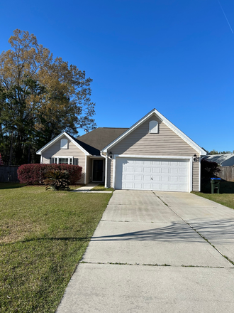 Outside Street View - 2 Rooms in a 3 bed 2 bath, Arbor Walk Neighborhood