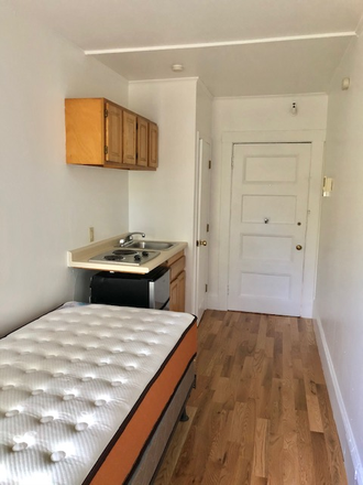 STUDIO - NO BROKER FEE! SMALL AND COZY STUDIO AT 1061 BEACON STREET, BROOKLINE AVAILABLE AUGUST 1, 2026 Apartments