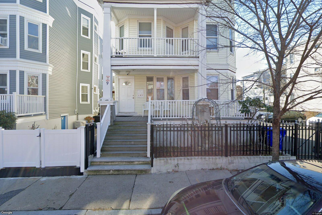 Exterior - Quiet, Laid‑Back Apartment Home — Huge Rooms & Prime Location (Savin Hill Area)