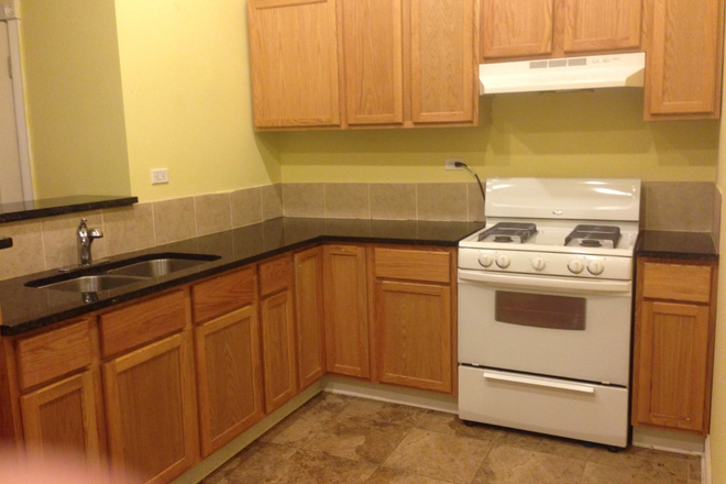 kitchen1 - Townhouse with 3-bedroom for rent or roommate wanted near medical district / west campus