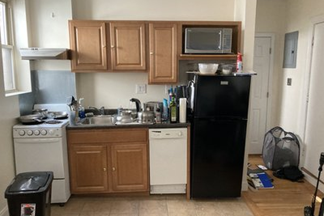 Kitchen - Renovated Beautiful Studio Behind whole foods walk to campus No FEE