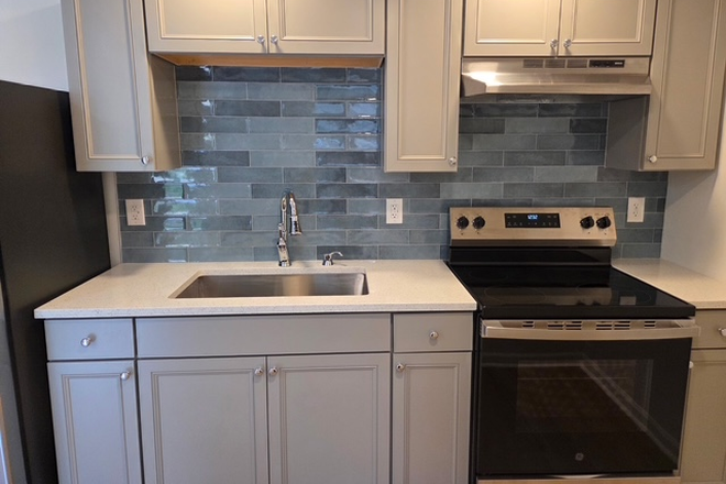 New Kitchen appliances - Charming 1BR Near Downtown Charleston & MUSC | Walk to Greenway Duplex