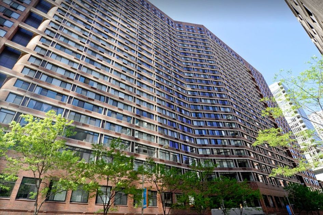 Exterior - NEAR DOWNTOWN CHICAGO CAMPUSES - Highrise CONDO near Michigan Ave, LAKE, A+ amenities