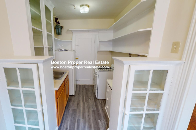 a - NO FEE AND HALF MONTH FREE RENT Apartments