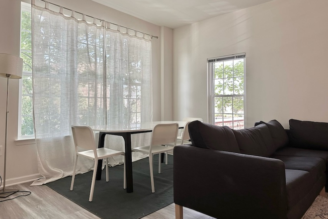 Dining area - Spring sublet townhouse for rent near campus