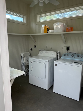 free laundry - Amazing 1 bedroom in ultimate location! new renovation! Dec 15 lease Apartments