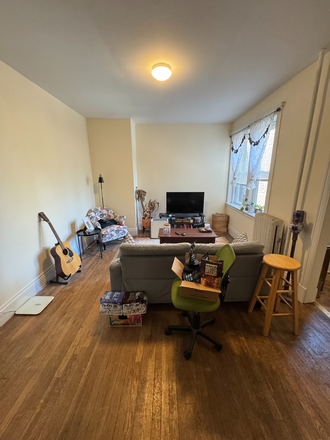 Spacious livingroom with hardwood floors. Lots of natural light - 1 + bedroom very close to BC campus. Heat & Hot water included. Apartments