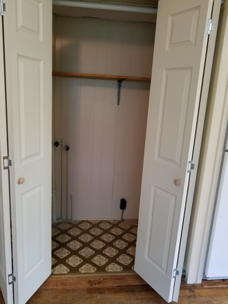 Laundry Closet - Large 2 bedroom/1 bath Apartment!