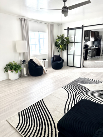 Upper Level Home - Living Room - 🔥 TOP TIER MEDICAL STUDENT HOUSING — 10 Minutes from CDU! 🔥 Duplex