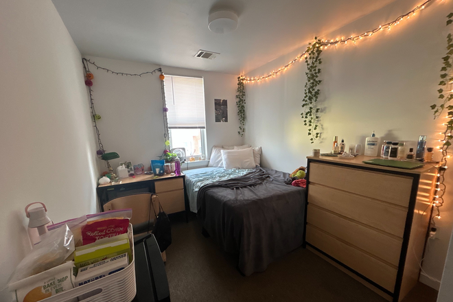 Bedroom for Rent - South Campus Commons 6 Apartments