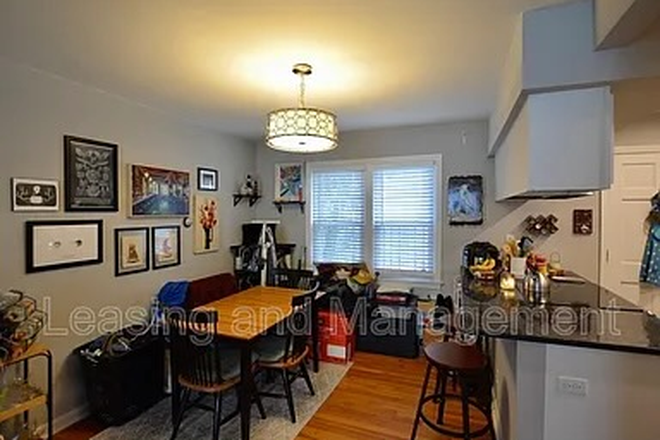 Dining Room - Townhouse behind Caviar and Bananas