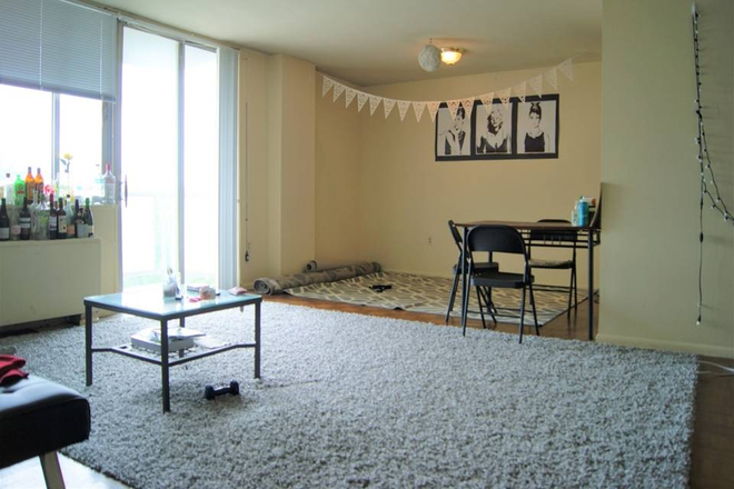 Living Room with Balcony - Unione Condominium