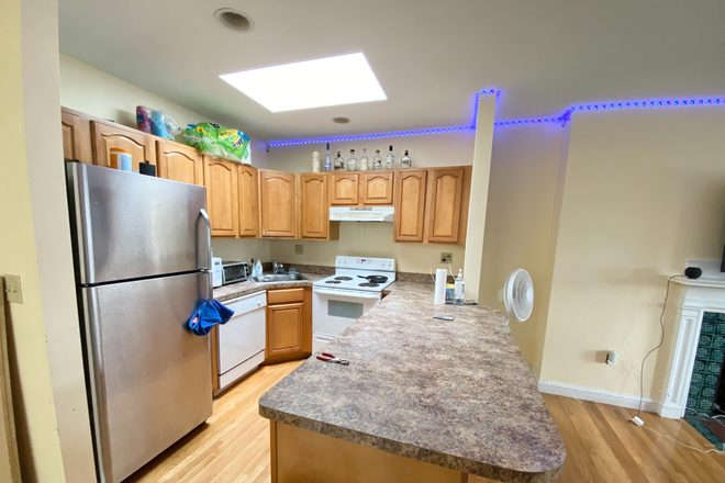Kitchen - Great Location, updated kitchen, open layout Apartments