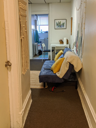 Common Area - 4003 Pine Street Apartments