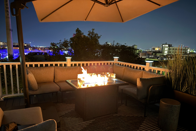 Rooftop views - Amazing 4BR w/ Rooftop Deck, theatre room, & Parking – Minutes from Johns Hopkins House