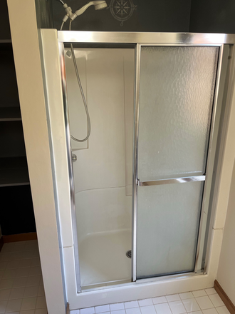 Bathroom - 625 East Pleasant Street Apartments