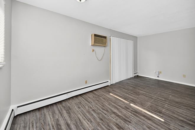 Living room - 3505 Telford St Apartments