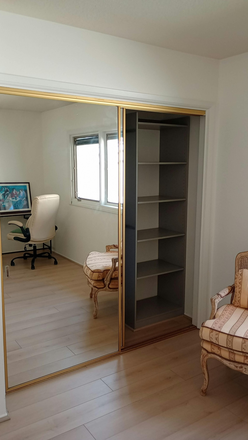 Available student bedroom 2 - 1 bedroom/shared full bath available in 4 bedroom/2.5 bathroom house, Tur