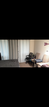 Seatingt area with chairs, Side Table and lamps - Brandywine Apartments