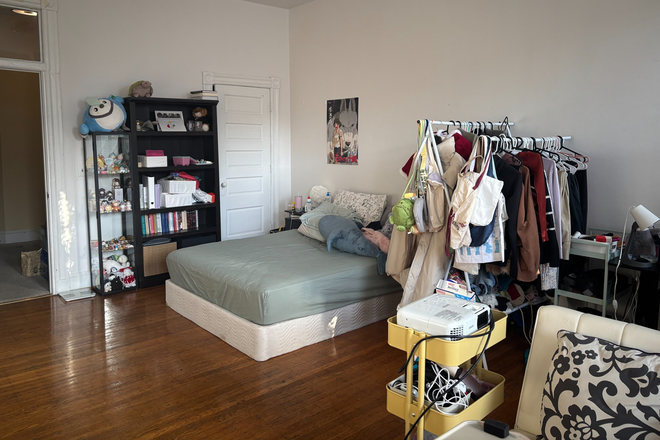 Bedroom - Townhouse near east gate