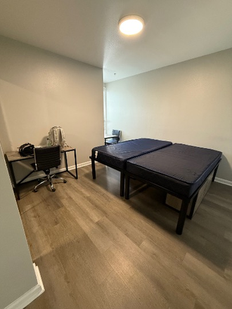 Bedroom - Hillside Village, short-term (June & July), lease takeover, 1B1B in 2B2B, 5 min to campus,female onl