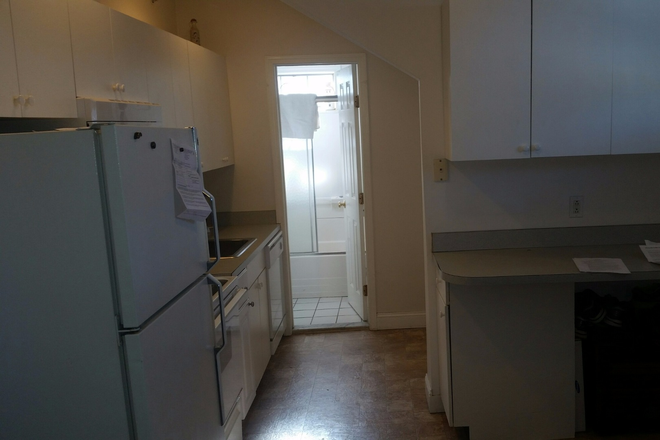 1 - Brighton Studio | Heat Included | Dogs Welcome Apartments