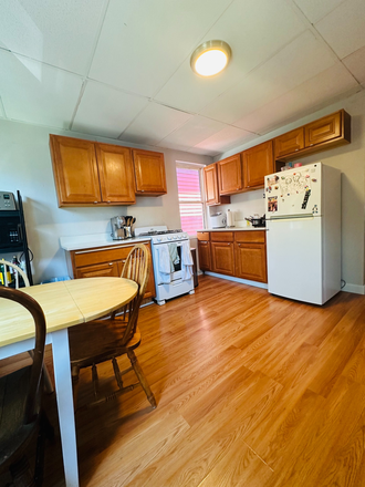 Kitchen - Convenient Mission Hill 3 Bed | Laundry in Building | Eat in Kitchen Condo